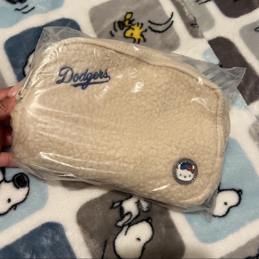 Dodgers hello kitty
